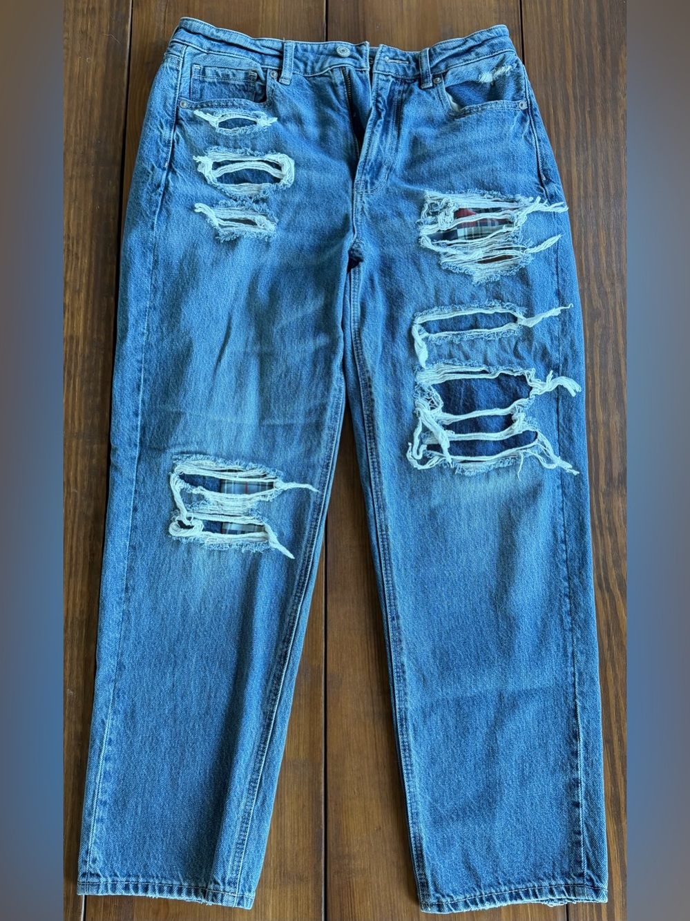 American Eagle Outfitters Mom Straight Ripped plaid patching Jeans